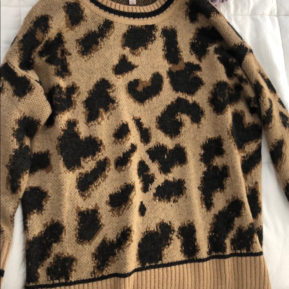 Cheetah sweater size S